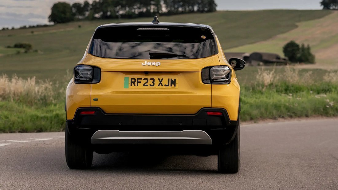 Jeep Avenger Electric (2023-…) rear view, taillights, trunk, spoiler, badge, bumper, exterior