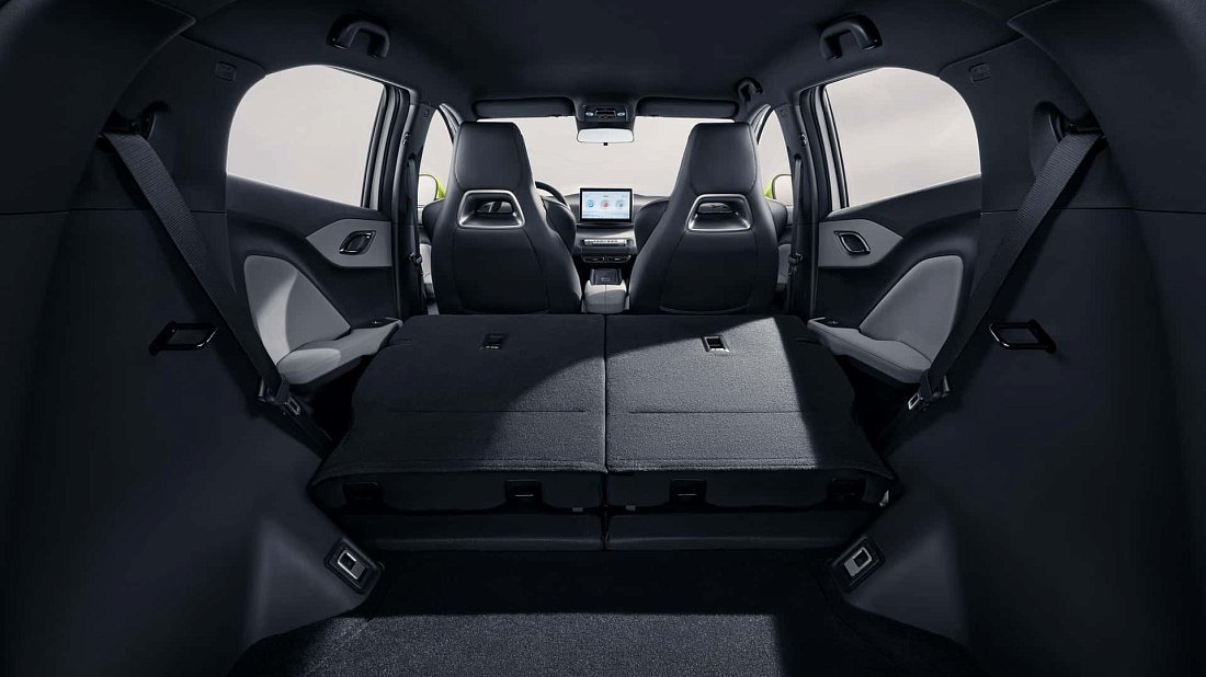 BYD Dolphin Surf Comfort (2025-…) trunk, boot, expanded, folded seats, maximum volume, max cargo, max capacity, max storage