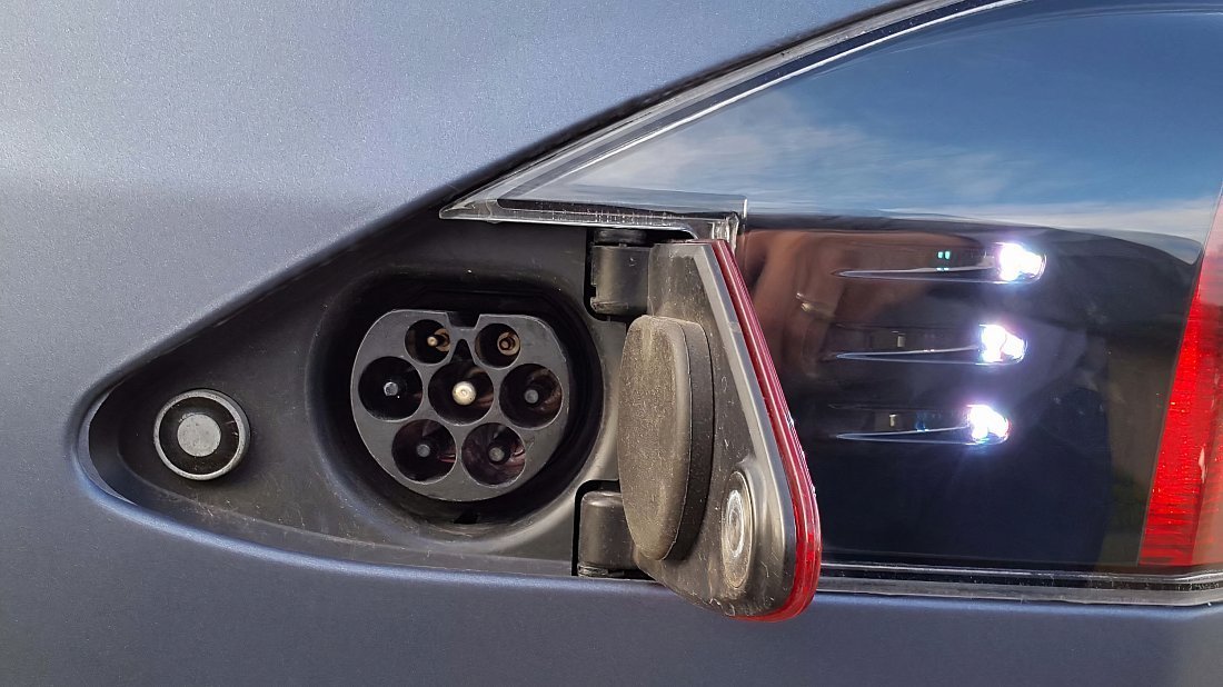 Tesla Model X 100D (2017-2019) charge port Europe, charging, inlet, plug, connector