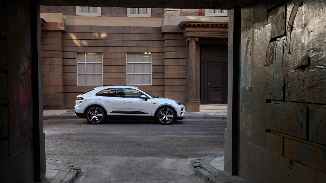 Porsche Macan Turbo Electric (2024-…) side profile, silhouette, doors, wheels, exterior