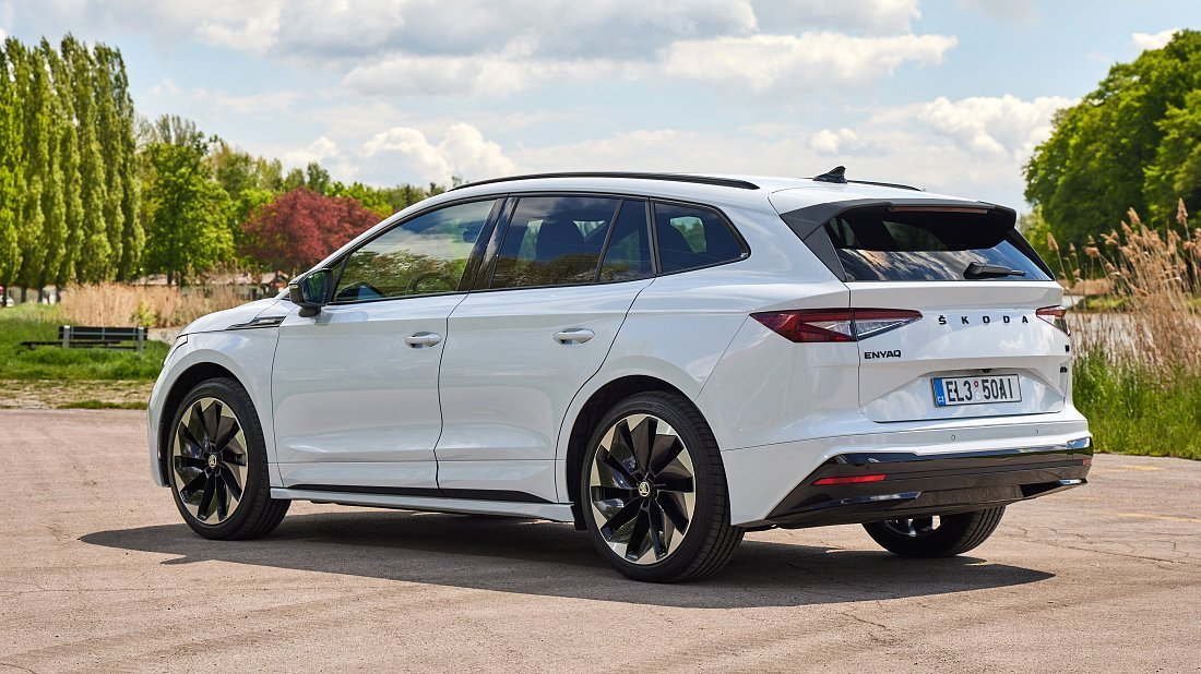 Škoda Enyaq 60 (2023-2024) rear quarter, three-quarter view, diagonal, exterior
