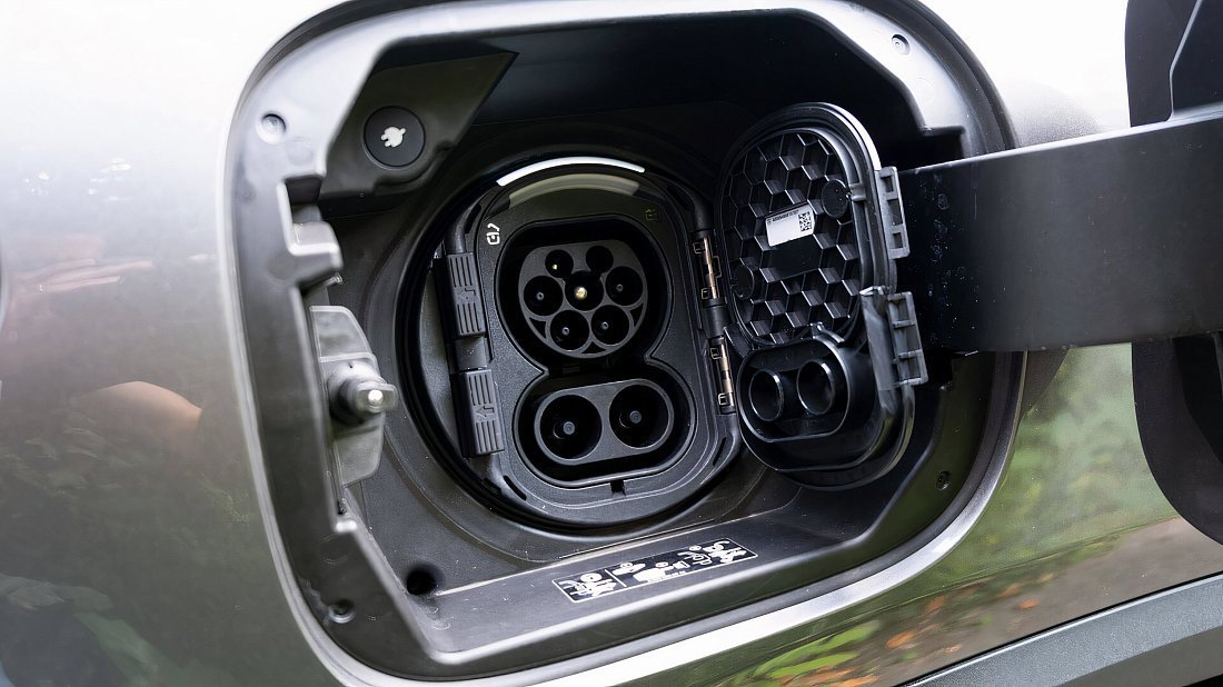 Mercedes EQA 300 4MATIC (2023-…) charge port Europe, charging, inlet, plug, connector
