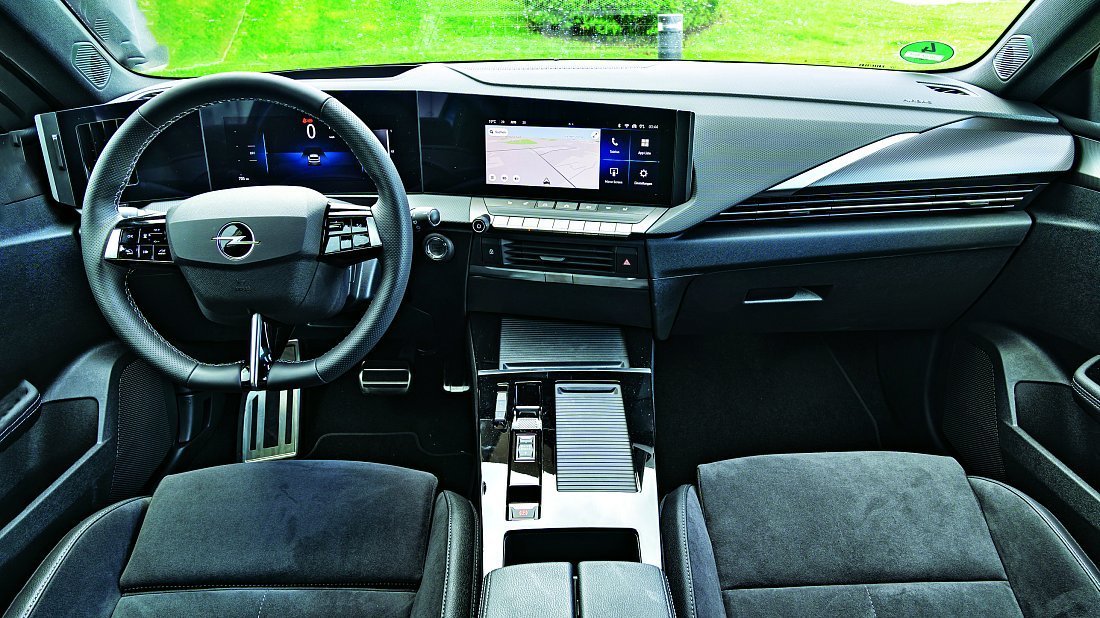 Opel Astra Electric Sports Tourer (2023-…) interior, front seat, driver seat, dashboard, steering wheel, infotainment, cockpit