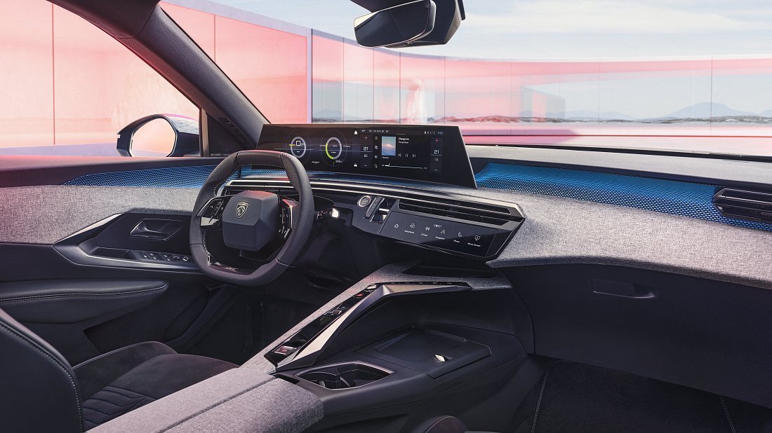 Peugeot e-3008 73 kWh FWD (2024-…) interior photo, front seat, driver seat, dashboard, steering wheel, infotainment, cockpit