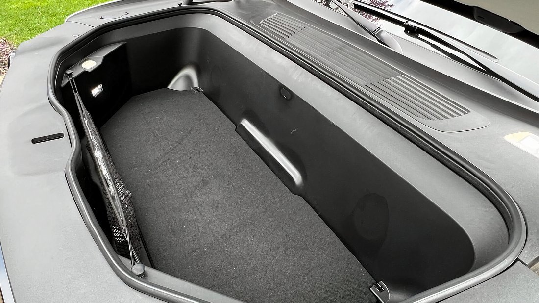 Rivian R1S Performance Dual-Motor AWD Large (2023-2024) frunk, front trunk, under hood, storage, cargo, capacity, bonus space