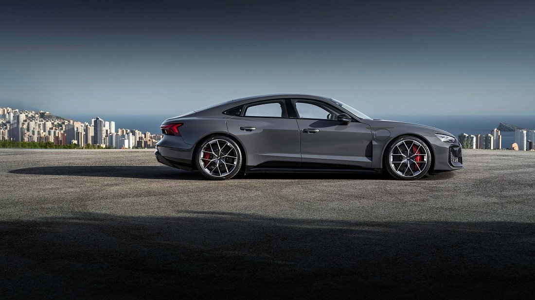 Audi e-tron GT RS (2024-…) side profile, silhouette, doors, wheels, exterior