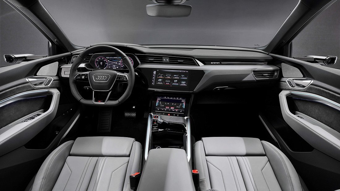 Audi e-tron Sportback S (2020-2022) interior photo, front seat, driver seat, dashboard, steering wheel, infotainment, cockpit