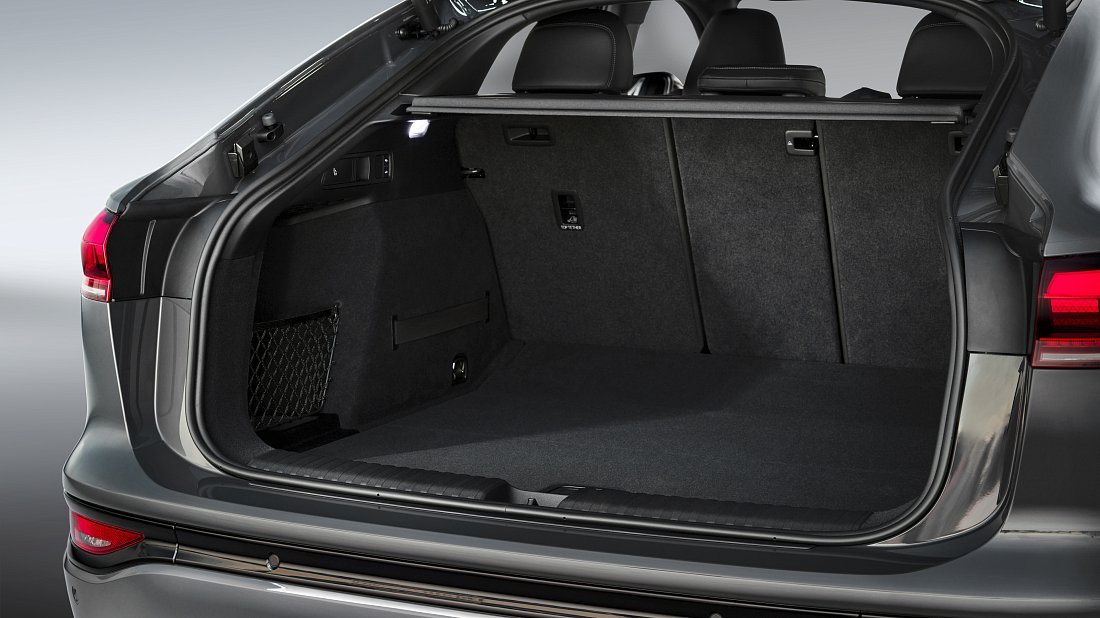 Audi Q6 Sportback e-tron quattro (2025-…) trunk, boot, seats up, seats upright, cargo space, cargo volume, cargo capacity, storage