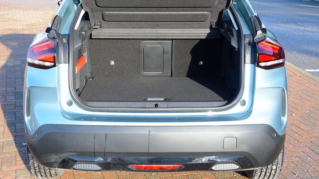 Citroën e-C4 50 kWh (2020-2024) trunk, boot, seats up, seats upright, cargo space, cargo volume, cargo capacity, storage