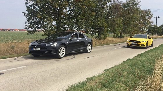 Video: Tesla Model S 90D vs Ford Mustang 5.0