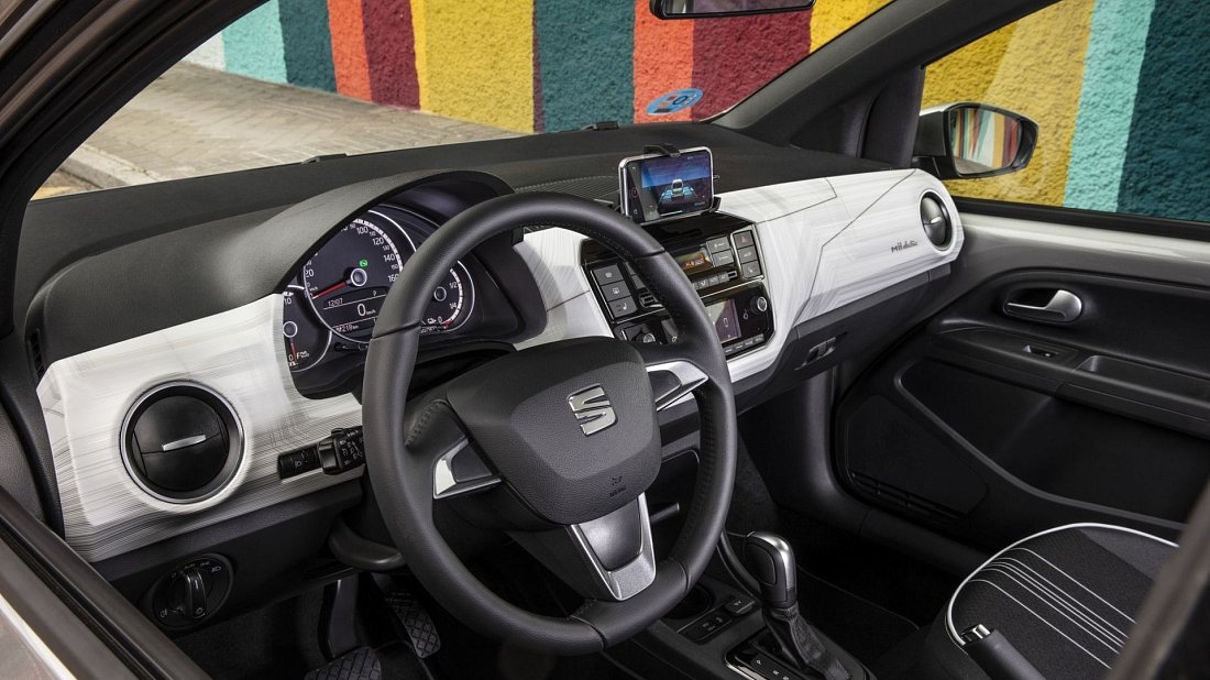 Seat Mii Electric (2019-2021) interior, front seat, driver seat, dashboard, steering wheel, infotainment, cockpit