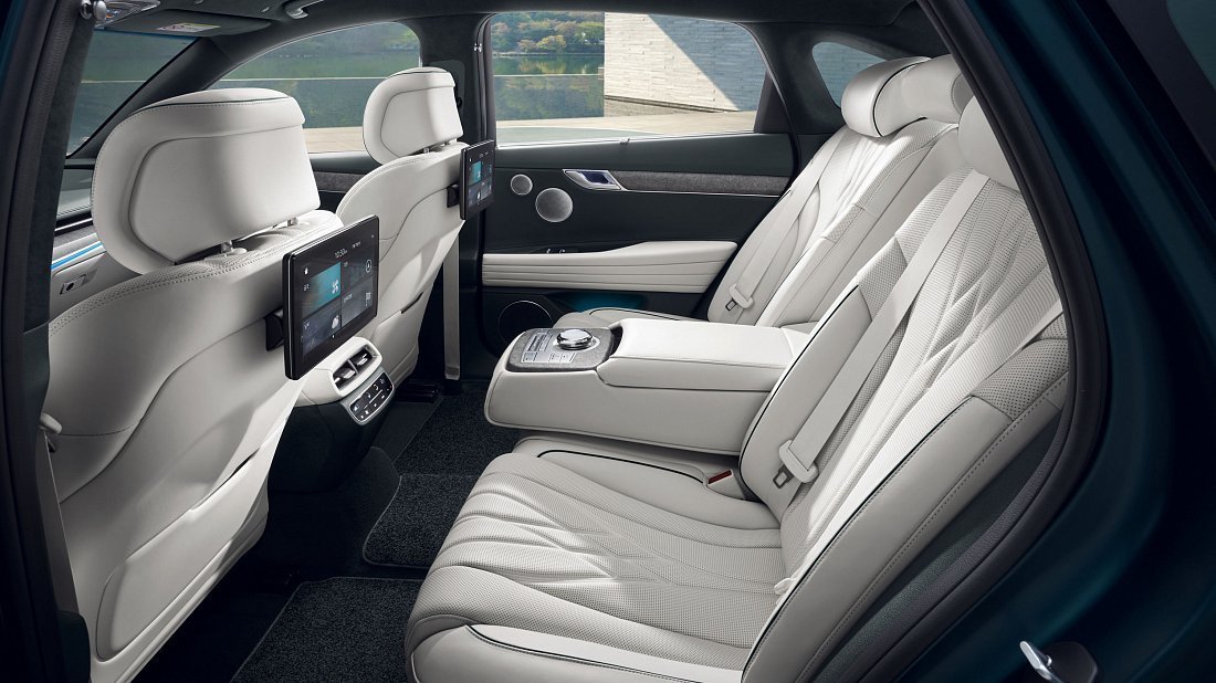 Genesis Electrified G80 AWD (2022-…) rear seats, back seats, passenger seats, legroom, headroom, interior