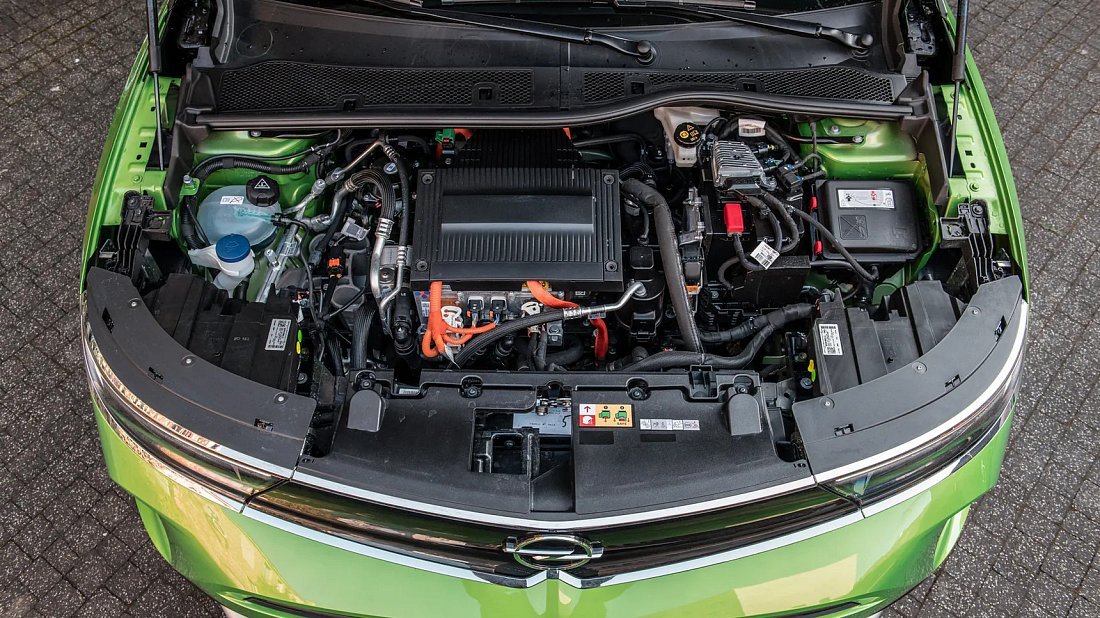 Opel Mokka Electric 50 kWh (2021-2023) frunk photo, front trunk, under hood, storage, cargo, capacity, bonus space