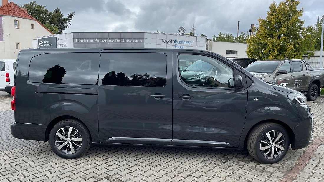 Toyota Proace Verso Electric L2 75 kWh (2024-...) side profile photo, silhouette, doors, wheels, exterior