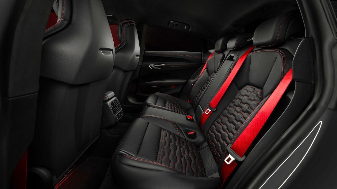 Audi e-tron GT RS Performance (2024-…) rear seats, back seats, passenger seats, legroom, headroom, interior