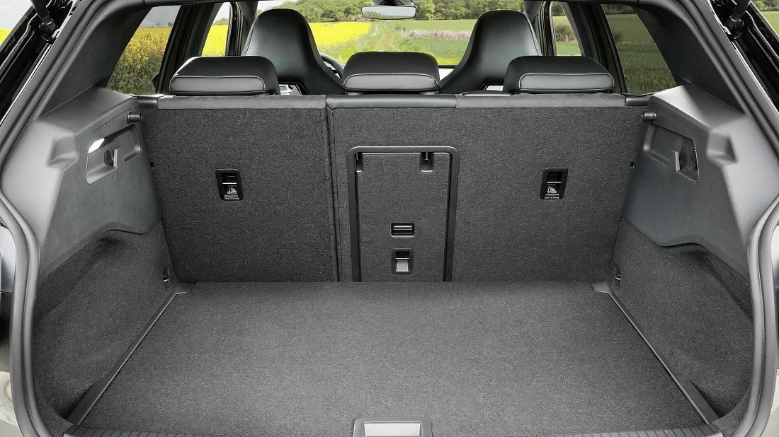 Volkswagen ID.3 Pure (2024-…) trunk photo, boot, seats up, seats upright, cargo space, cargo volume, cargo capacity, storage
