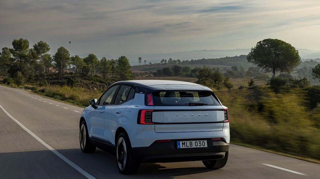 Volvo EX30 Twin Motor Performance (2023-…) rear quarter, three-quarter view, diagonal, exterior