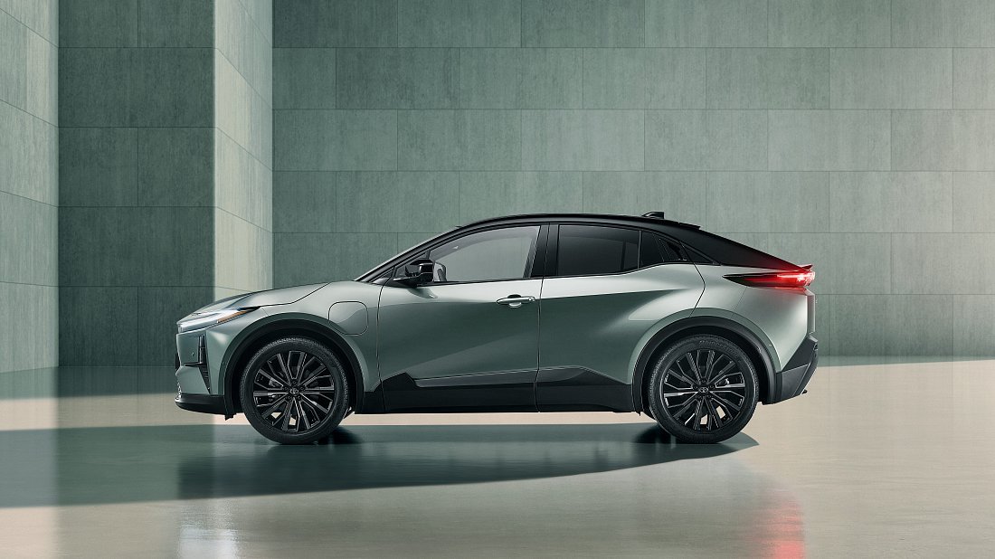 Toyota C-HR+ 77 kWh FWD (2025-…) side profile, silhouette, doors, wheels, exterior