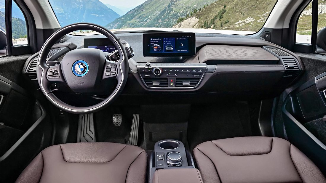 BMW i3s BEV 120 Ah (2018-2022) interior, front seat, driver seat, dashboard, steering wheel, infotainment, cockpit