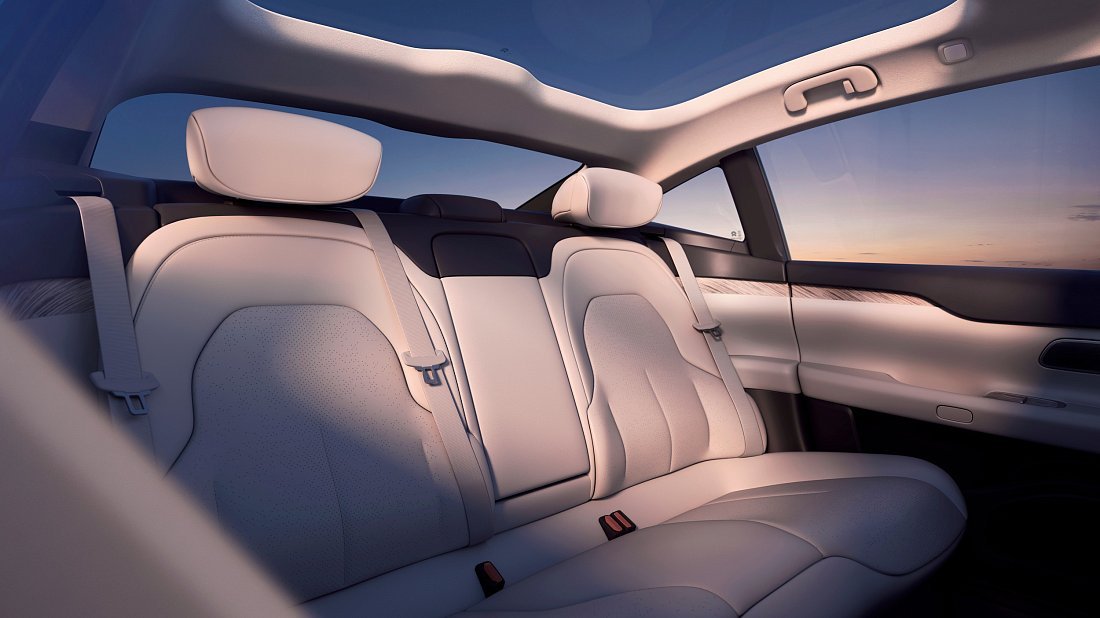 NIO ET7 Long Range (2022-…) rear seats photo, back seats, passenger seats, legroom, headroom, interior