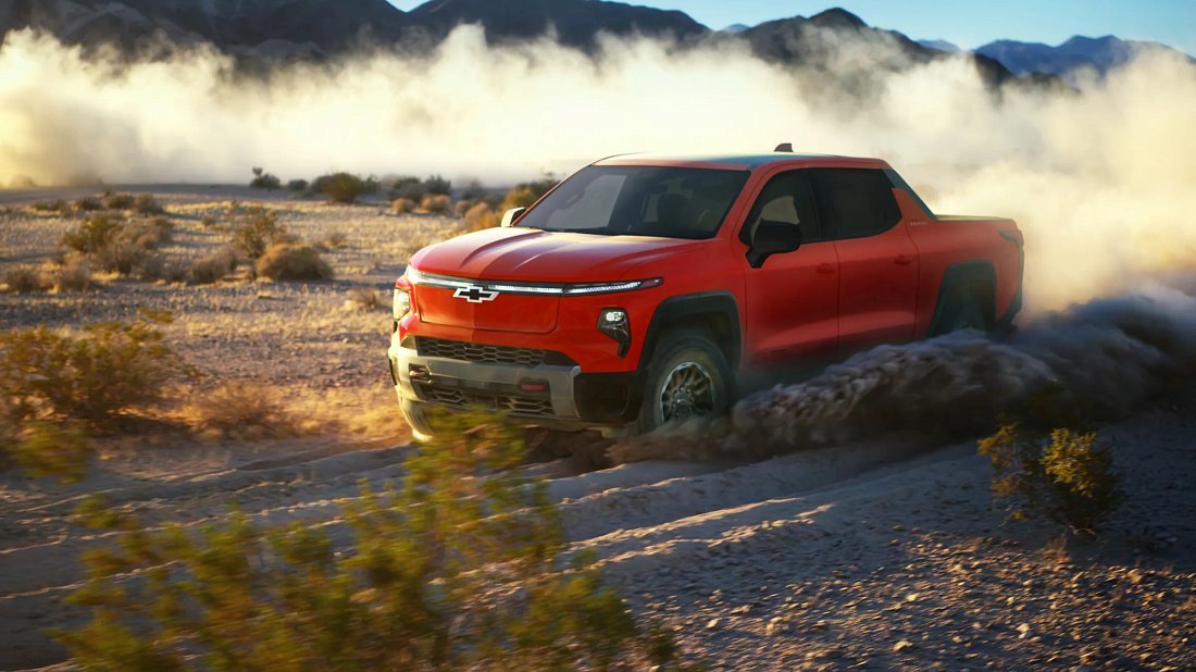 Chevrolet Silverado EV Trail Boss Extended Range (2025-…) front view, front quarter, diagonal, exterior