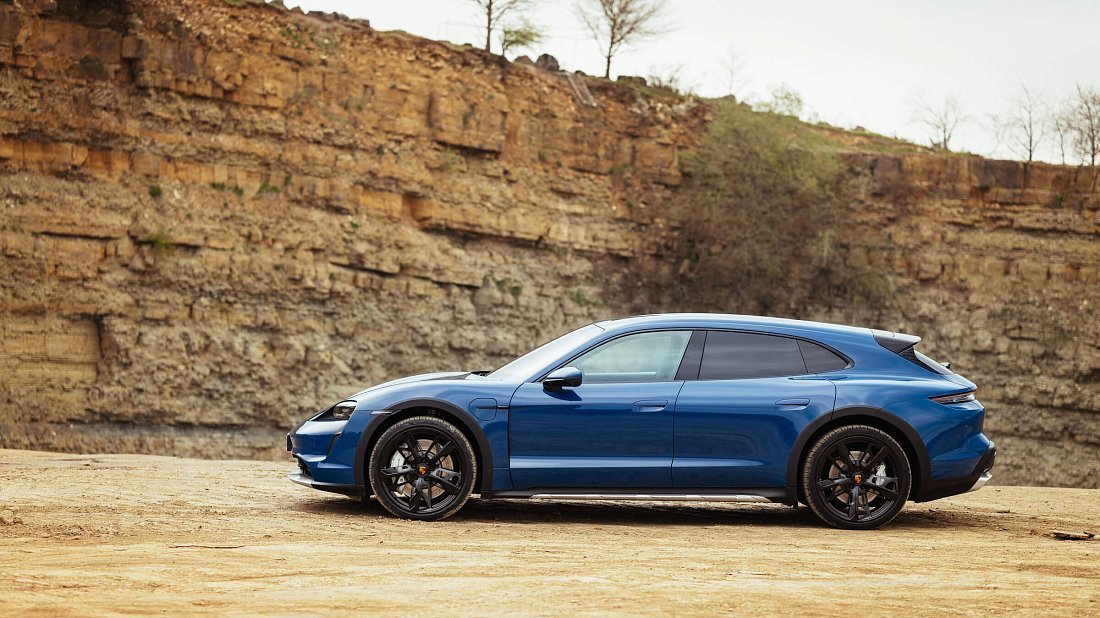 Porsche Taycan 4S Cross Turismo (2021-2024) side profile, silhouette, doors, wheels, exterior