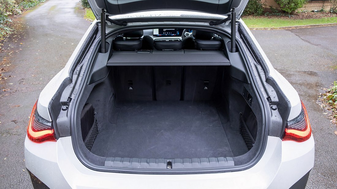 BMW i4 eDrive35 (2024-…) trunk, boot, seats up, seats upright, cargo space, cargo volume, cargo capacity, storage