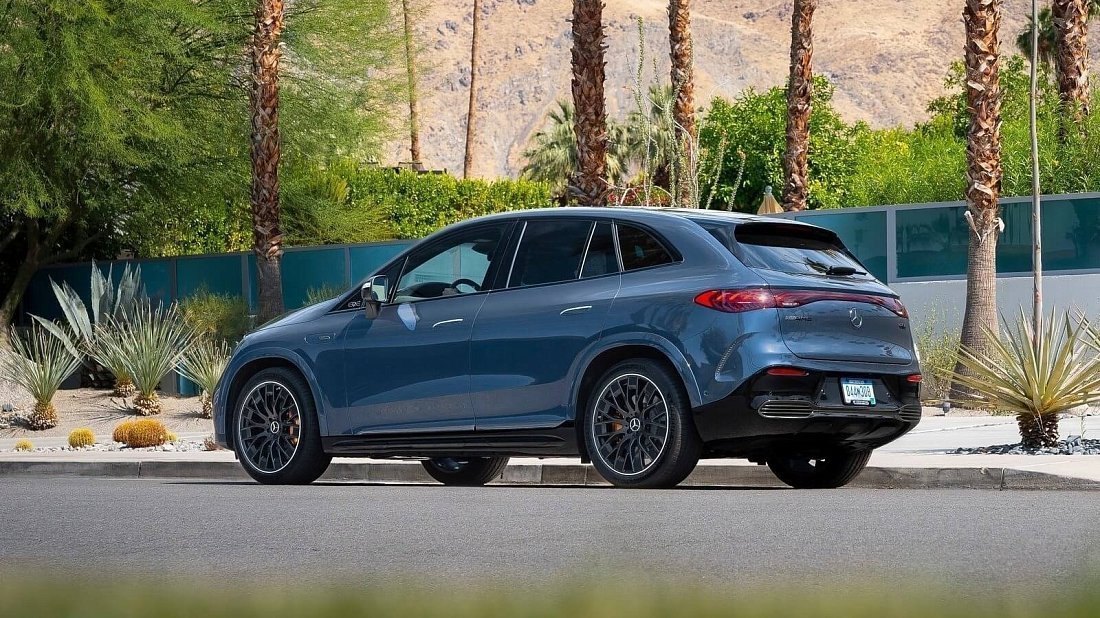 Mercedes EQE SUV AMG 53 4MATIC+ (2023-…) rear quarter, three-quarter view, diagonal, exterior