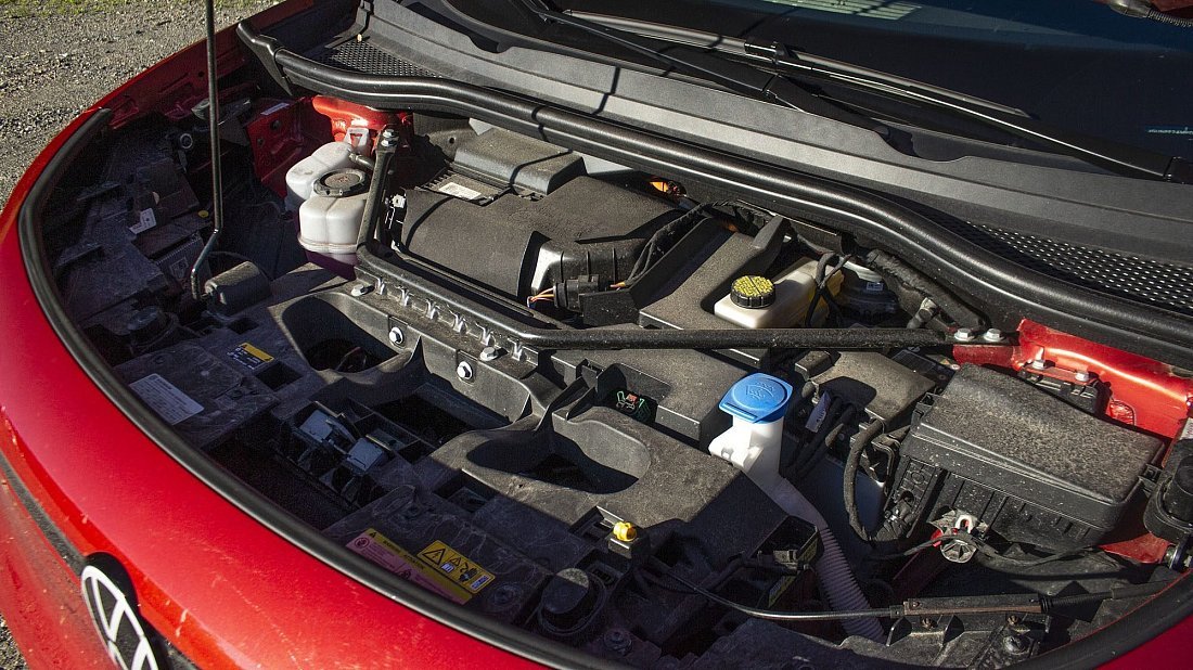 Volkswagen ID.4 GTX (2025-...) frunk photo, front trunk, under hood, storage, cargo, capacity, bonus space