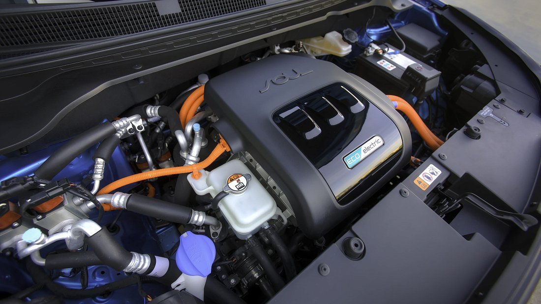 Kia Soul EV (2014-2017) frunk, front trunk, under hood, storage, cargo, capacity, bonus space