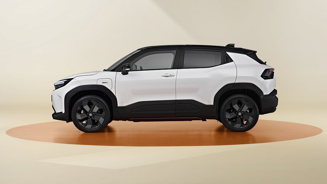 Toyota Urban Cruiser 61 kWh AWD (2025-…) side profile, silhouette, doors, wheels, exterior