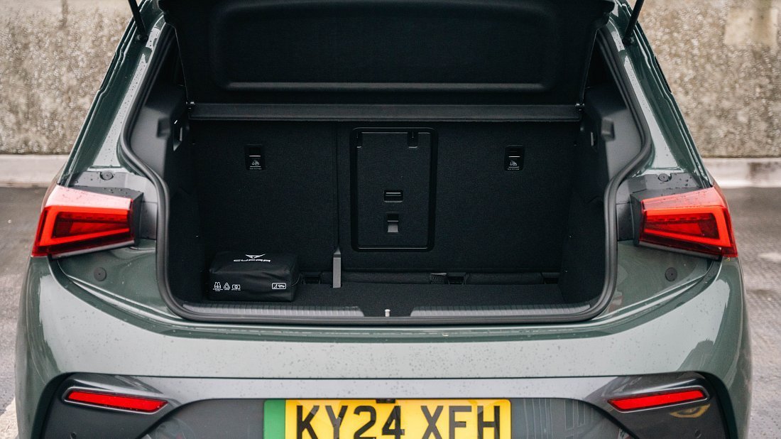 Cupra Born VZ (2024-…) trunk, boot, seats up, seats upright, cargo space, cargo volume, cargo capacity, storage