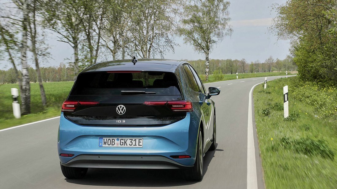 Volkswagen ID.3 Pro (2024-…) rear view, taillights, trunk, spoiler, badge, bumper, exterior