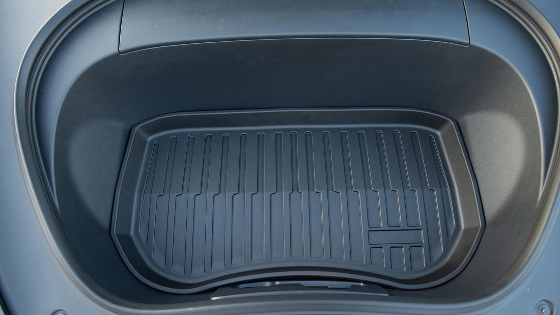 Tesla Model 3 Long Range AWD (2023-…) frunk photo, front trunk, under hood, storage, cargo, capacity, bonus space