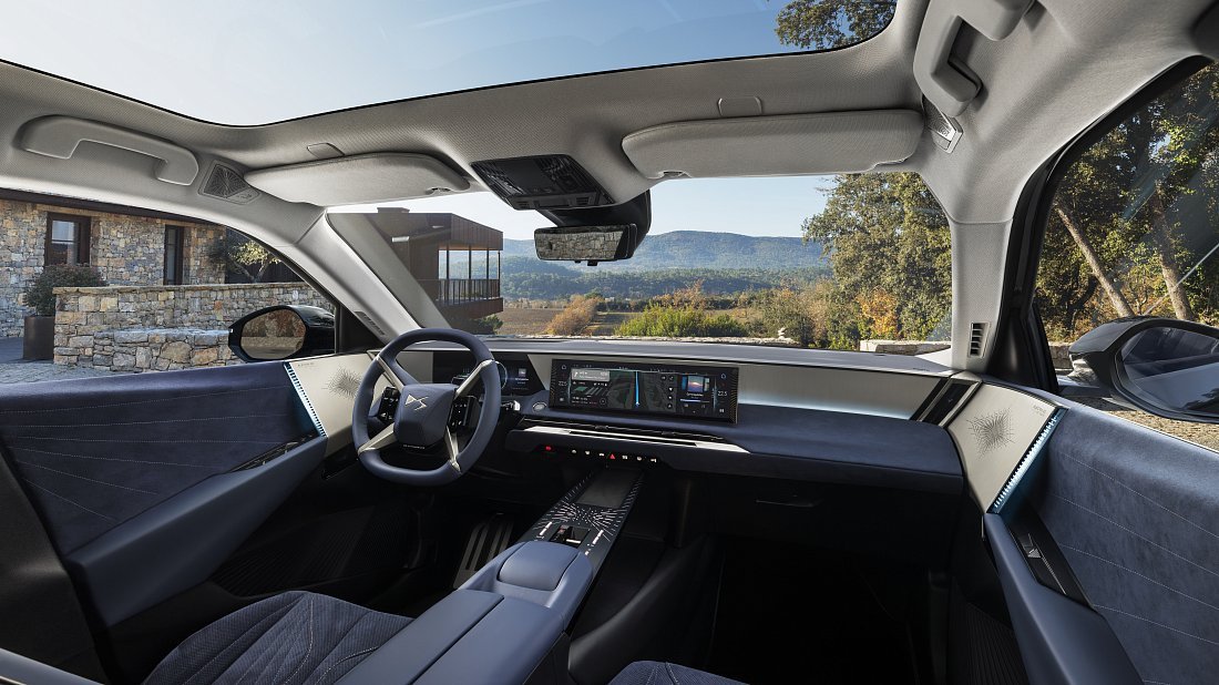 DS 8 FWD Long Range (2025-...) interior, front seat, driver seat, dashboard, steering wheel, infotainment, cockpit