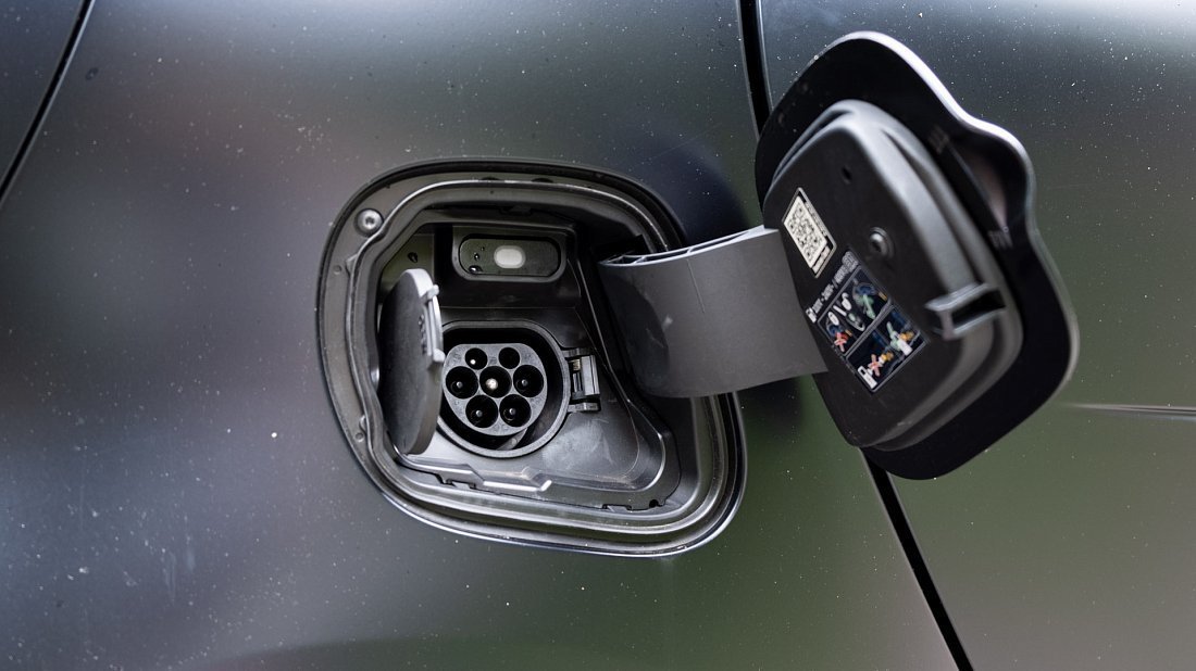 Smart EQ fortwo cabrio (2017-2019) charge port Europe, charging, inlet, plug, connector