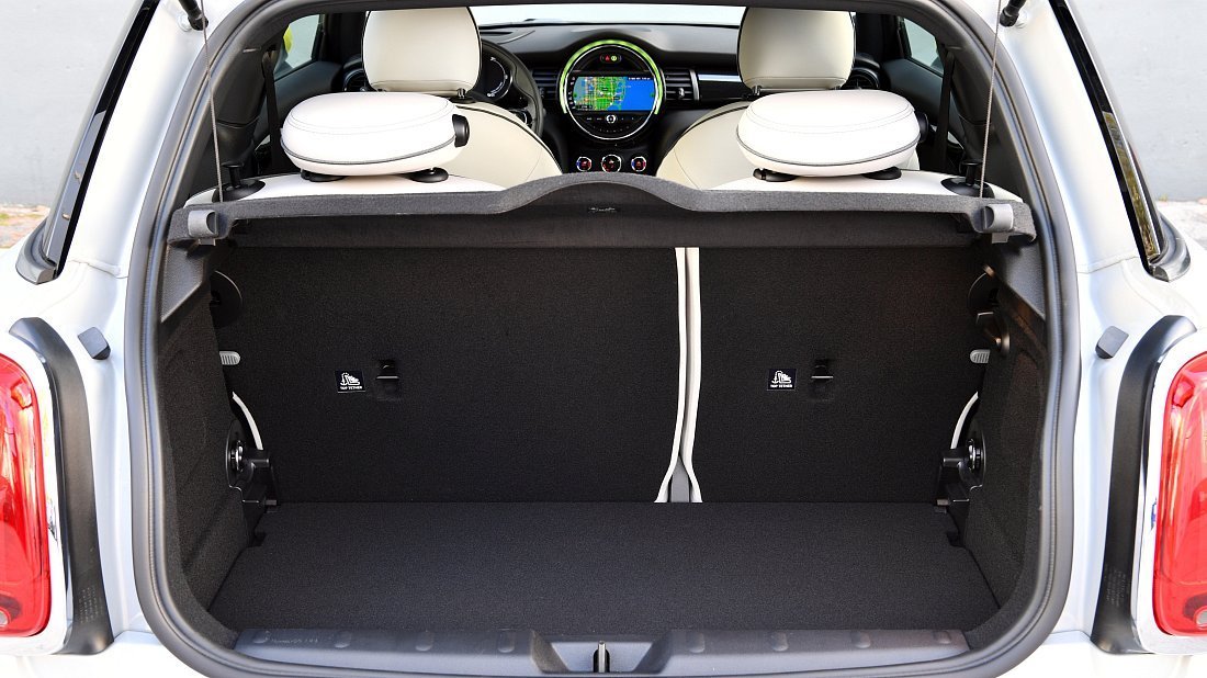 Mini Cooper SE (2020-2021) trunk photo, boot, seats up, seats upright, cargo space, cargo volume, cargo capacity, storage