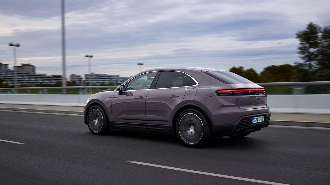 Porsche Macan 4S Electric (2024-…) side profile, silhouette, doors, wheels, exterior