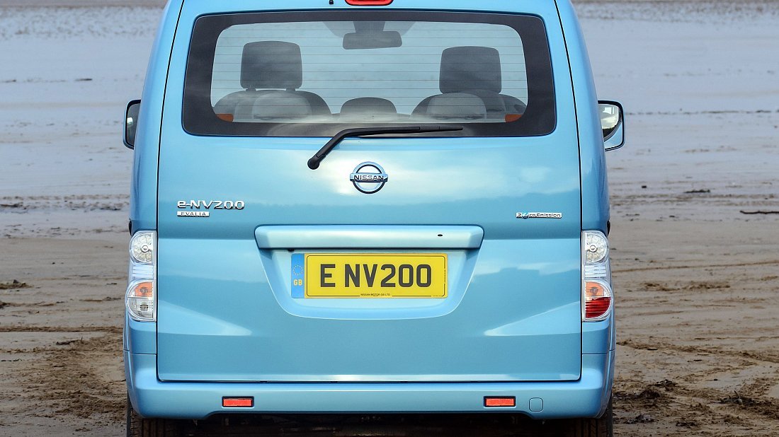 Nissan e-NV200 Evalia 24 kWh (2014-2018) rear view, taillights, trunk, spoiler, badge, bumper, exterior