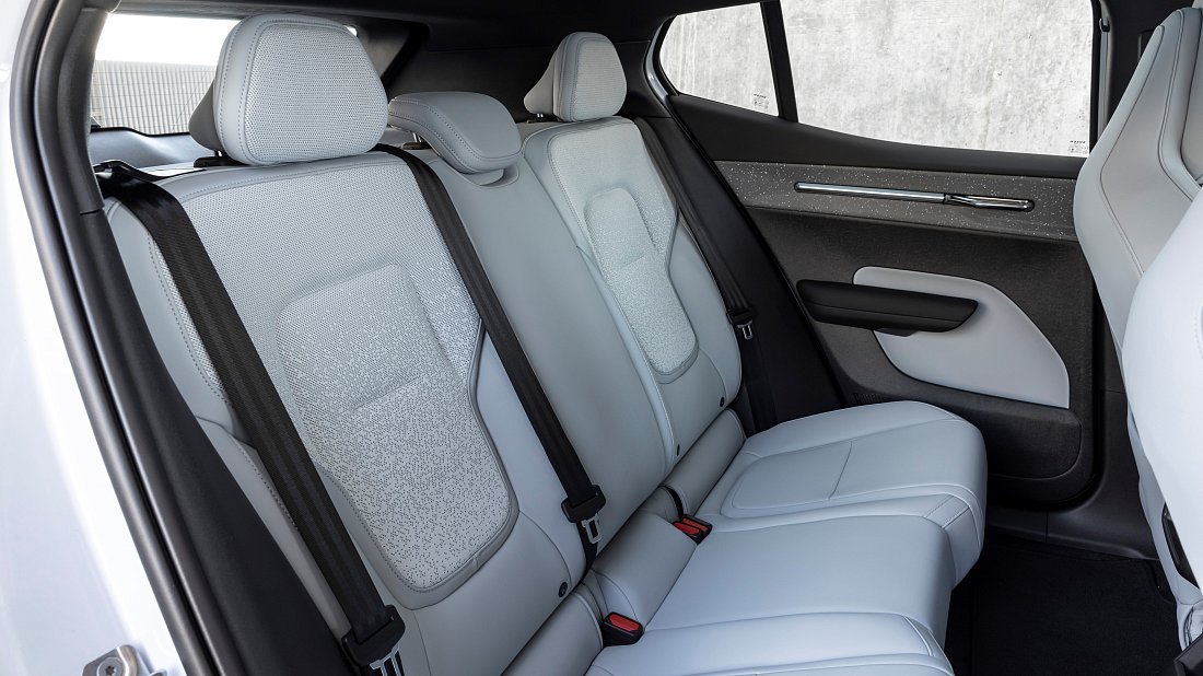 Volvo EX30 Twin Motor Performance (2023-…) rear seats, back seats, passenger seats, legroom, headroom, interior