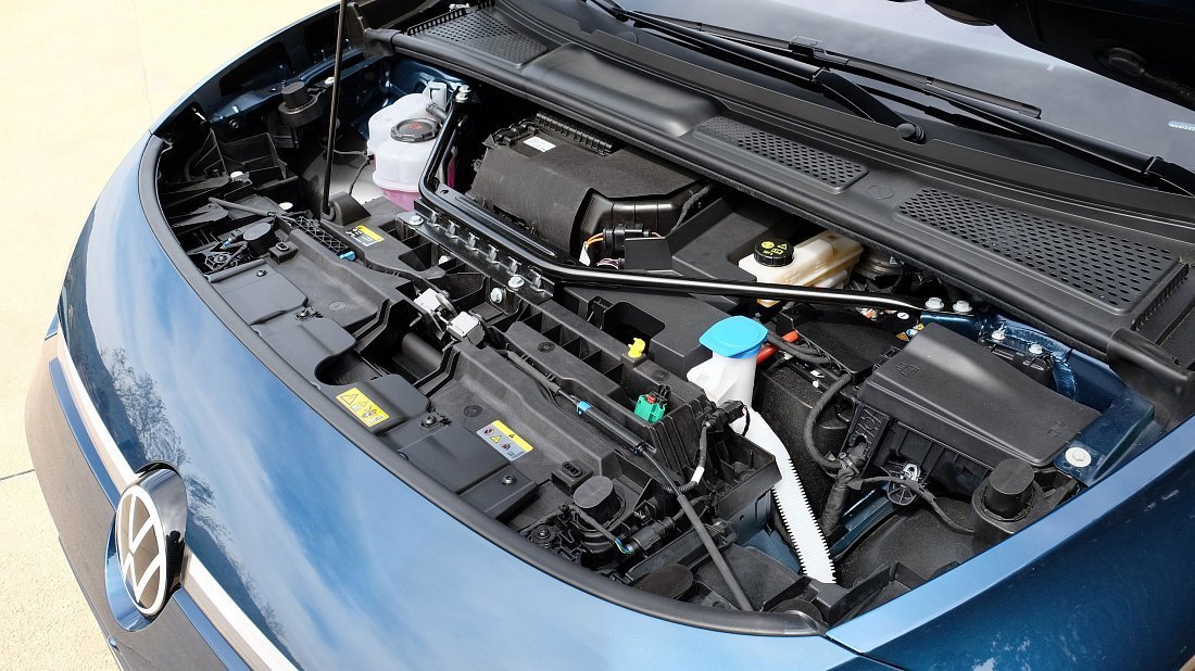 Volkswagen ID.7 Tourer Pro (2024-…) frunk, front trunk, under hood, storage, cargo, capacity, bonus space
