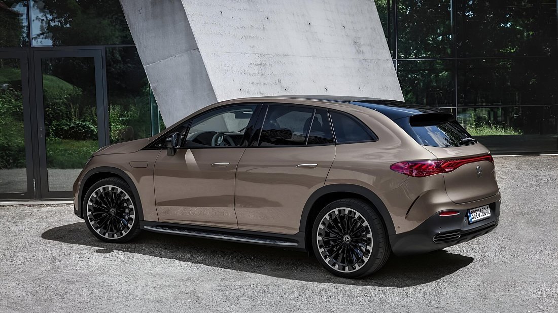 Mercedes EQE SUV 300 (2023-…) rear quarter, three-quarter view, diagonal, exterior