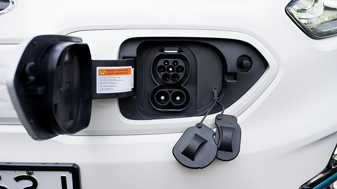 Kia Niro EV Long Range (2018-2022) charge port Europe, charging, inlet, plug, connector