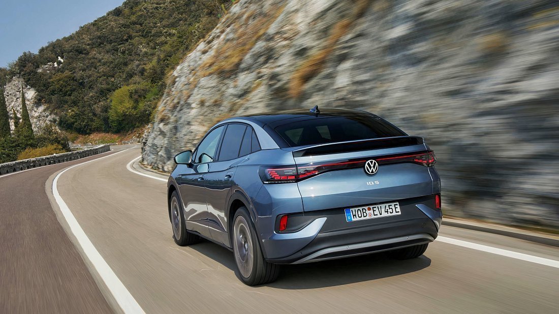 Volkswagen ID.5 Pro Performance (2022-2023) rear view photo, taillights, trunk, spoiler, badge, bumper, exterior