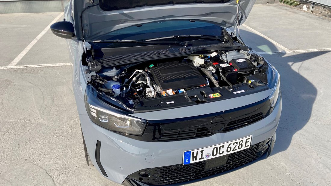 Opel Corsa Electric 51 kWh (2023-…) frunk, front trunk, under hood, storage, cargo, capacity, bonus space