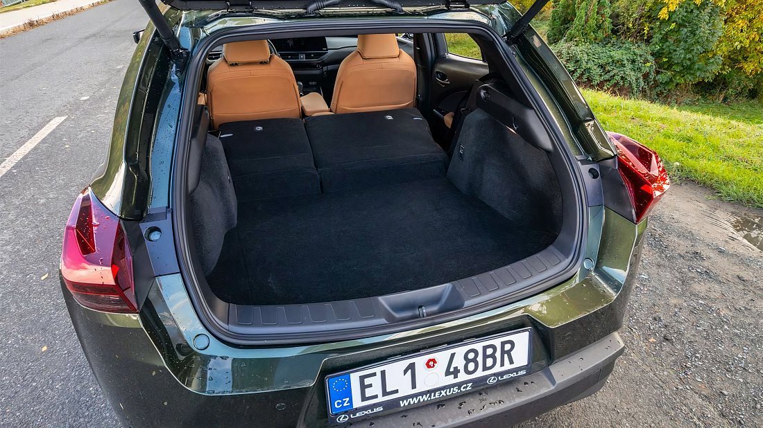 Lexus UX 300e (2020-2023) folded trunk photo, boot, expanded, folded seats, maximum volume, max cargo, max capacity, max storage