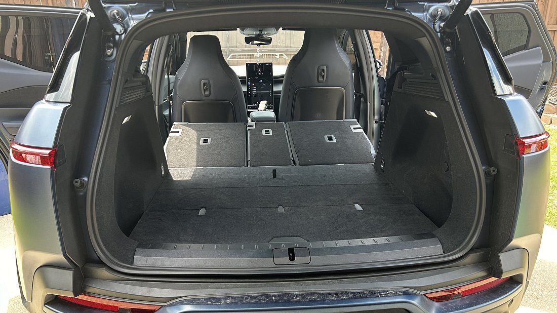 Fisker Ocean Ultra (2023-2024) trunk, boot, expanded, folded seats, maximum volume, max cargo, max capacity, max storage