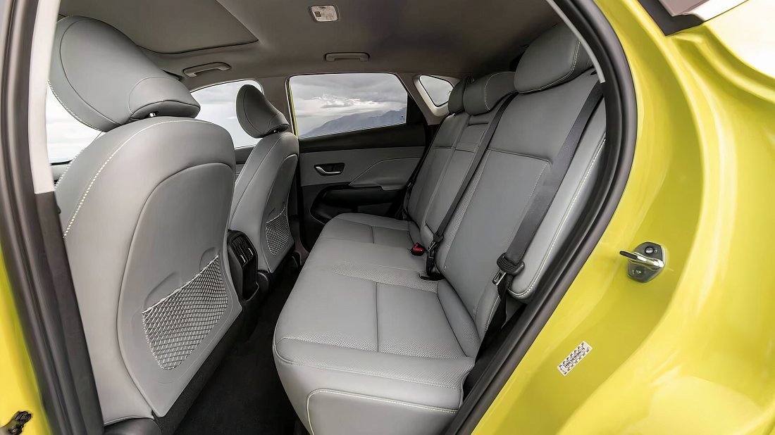 Hyundai Kona Electric Long Range (2023-…) rear seats, back seats, passenger seats, legroom, headroom, interior
