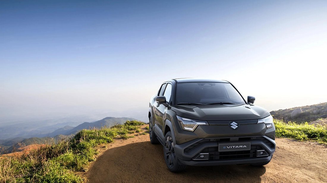 Suzuki e Vitara 61 kWh FWD (2025-…) front fascia photo, grille, headlights, bumper, exterior