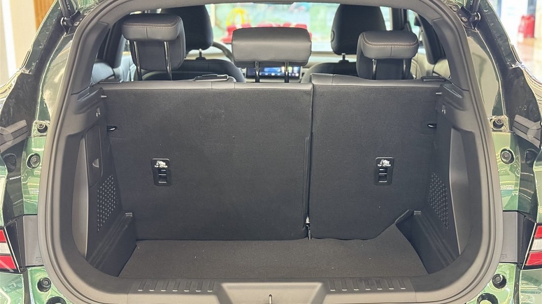 VinFast VF 6 Plus (2024-…) trunk photo, boot, seats up, seats upright, cargo space, cargo volume, cargo capacity, storage